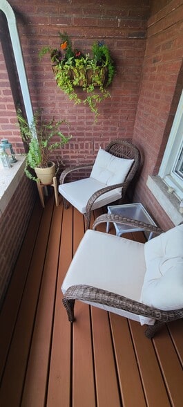 Building Photo - 1307 W North Shore Ave