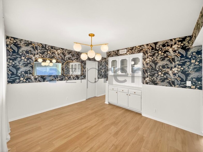 Building Photo - 13626 Cerise Ave