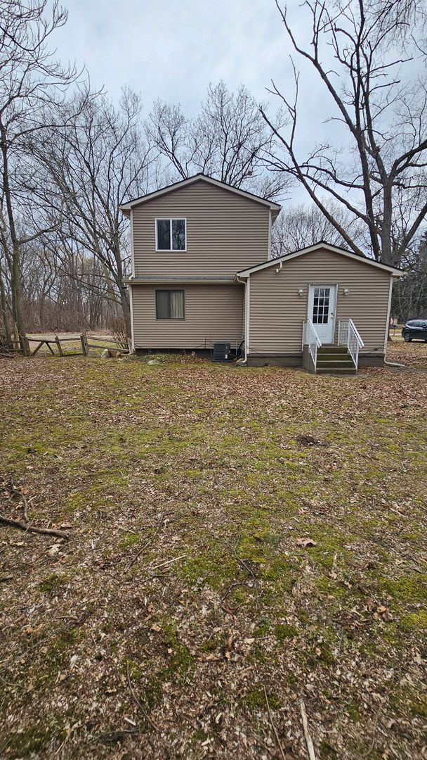 Building Photo - UPDATED BEAUTIFUL 3 BEDROOM/2 BATH