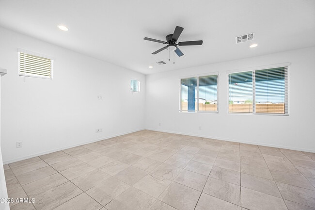 Building Photo - 8926 W Oregon Ave