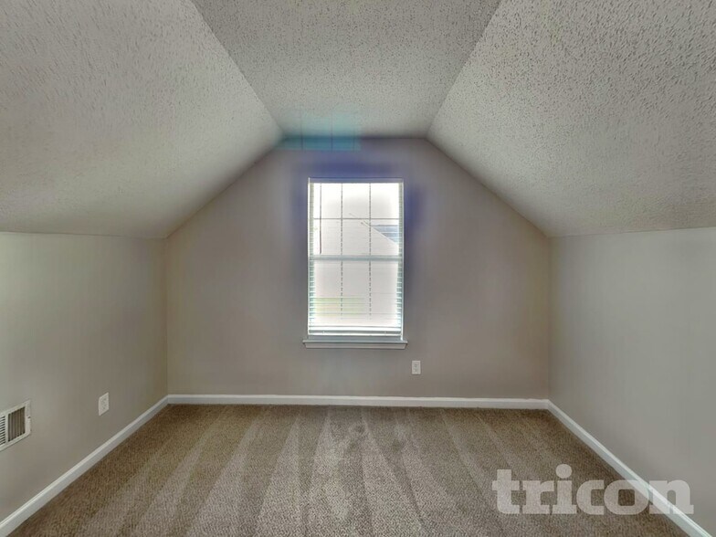 Building Photo - 944 Brisley Cir