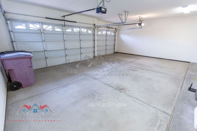 Building Photo - 9562 E Cavalry Dr