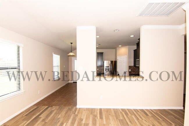 Building Photo - 9134 St Laurent Ln