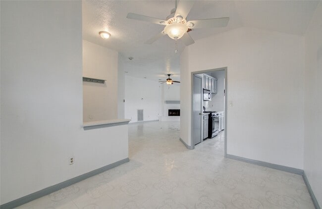 Building Photo - 2538 Knights Cir