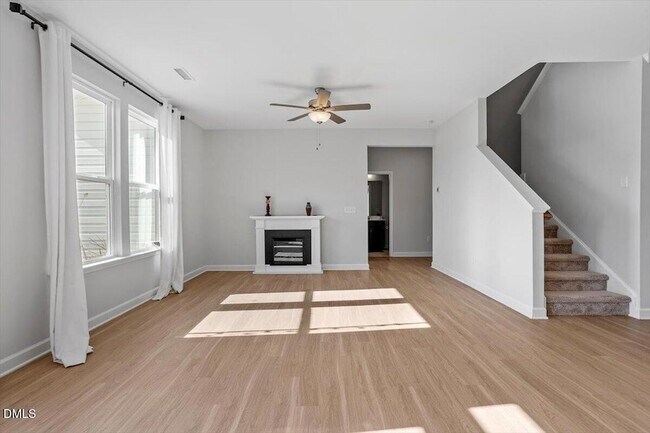 Building Photo - 128 Highland Grv Wy