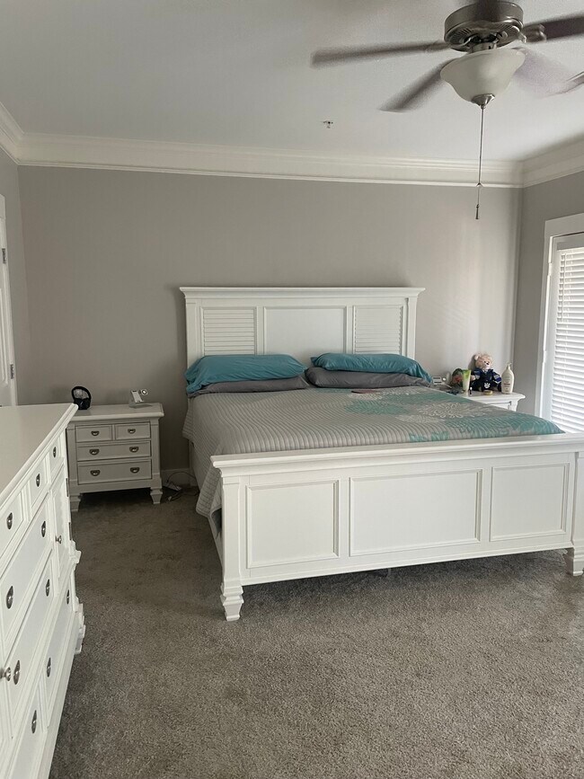 Building Photo - 183 Augusta Ave