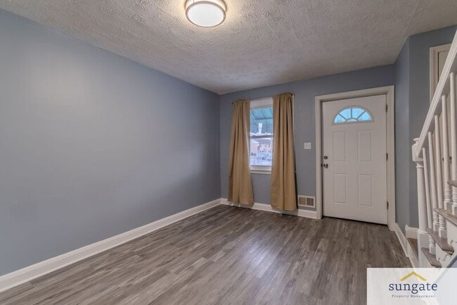 Building Photo - 1504 Elrino St