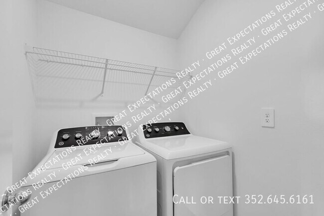 Building Photo - 4859 SW 81st Lp