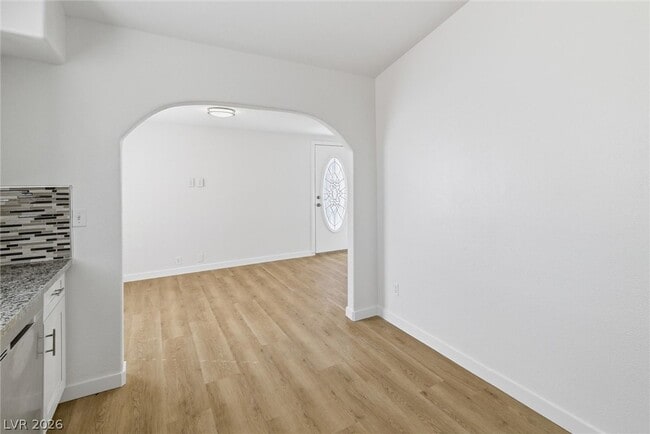 Building Photo - 3869 Birchview Ct