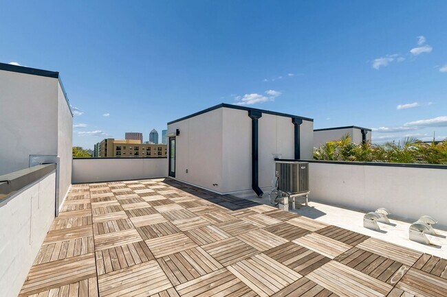 Building Photo - New Construction Townhome For Lease downtown Tampa, Ybor City, Gas Worx