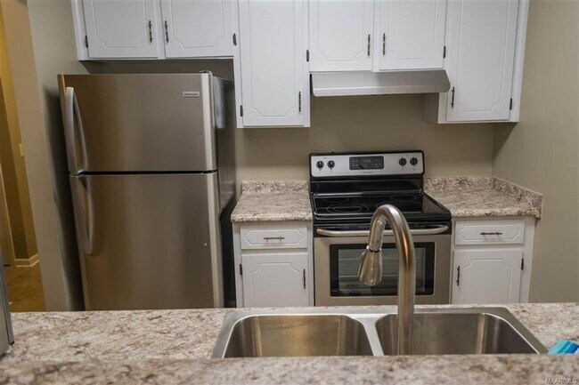 Building Photo - 131 Candlebrook Dr