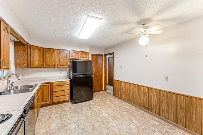 Building Photo - 9528 Gulf Park Dr