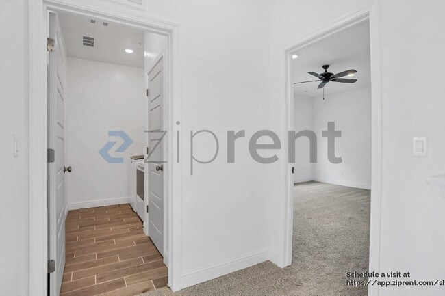 Building Photo - 823 Blue Oak Lane W