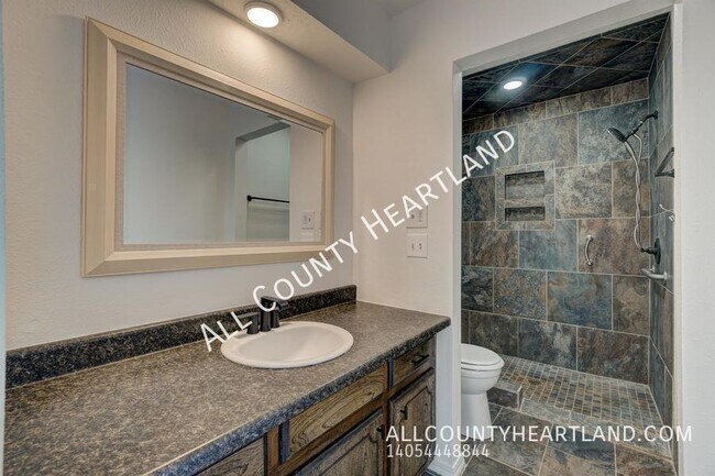 Building Photo - 10333 Fairfax Ln