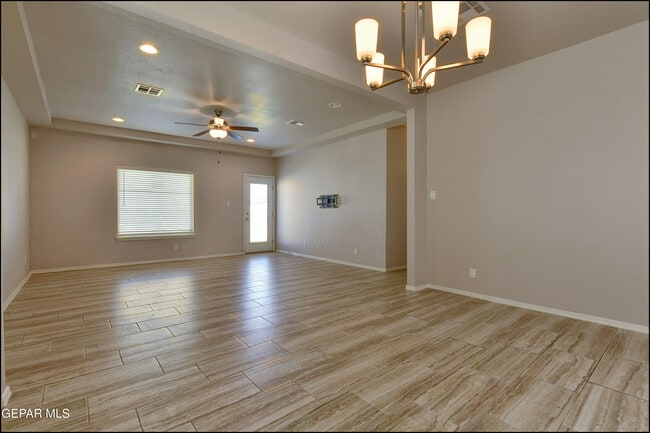 Building Photo - 221 Jennice Cir