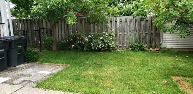 Building Photo - 2119 Waterbury Rd