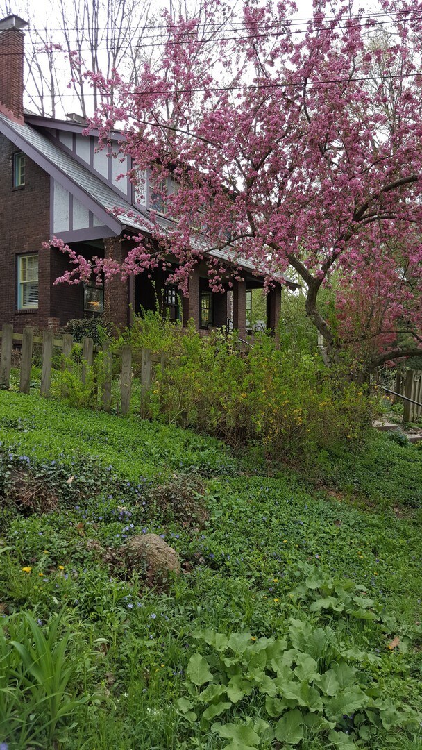 Building Photo - 2120 Iuka Ave