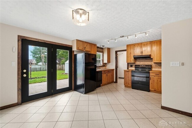 Building Photo - 27 Laurelgrove Dr