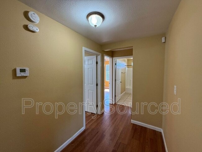 Building Photo - 524 E Krell Ln