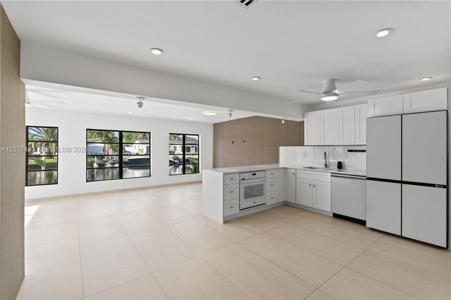Building Photo - 2706 Scott St