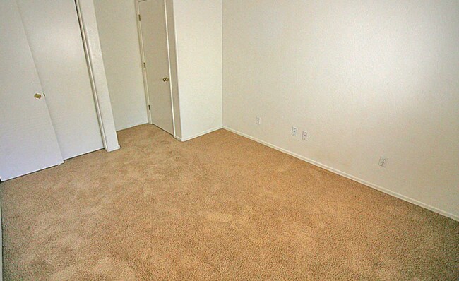 Building Photo - 14933 W Caribbean Ln