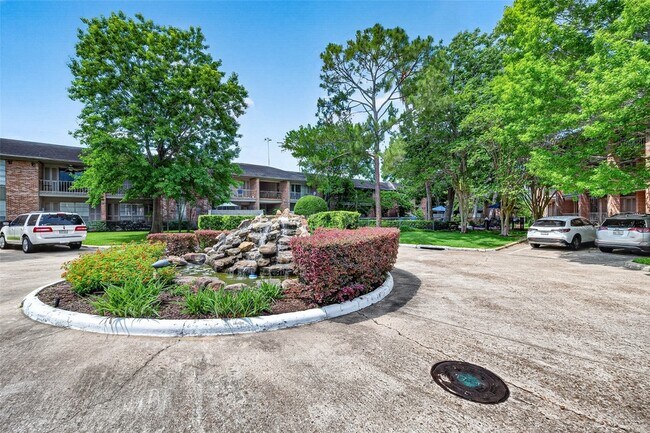 Building Photo - 6470 Bayou Glen Rd
