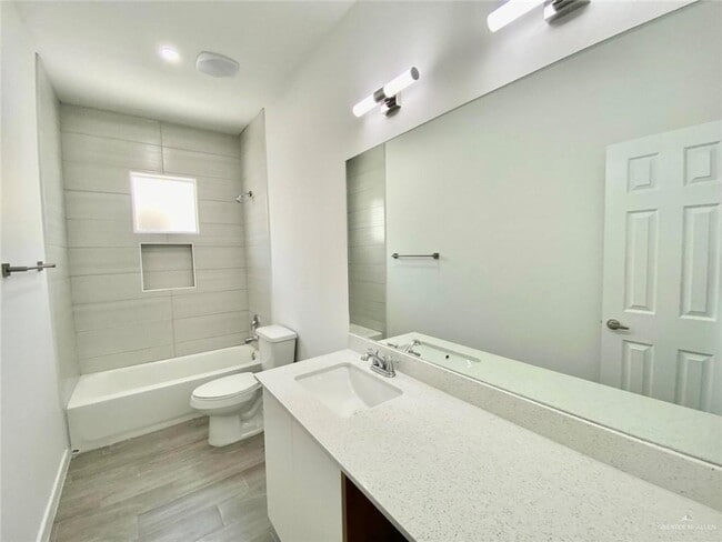 Building Photo - 19 Marcela Dr