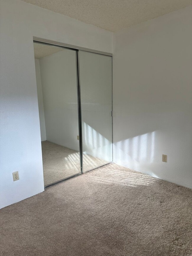 Building Photo - PARKVIEW AT WAIKELE – Clean and well-maintained 2-bedroom, 2-bath unit with 2 assigned parking st...