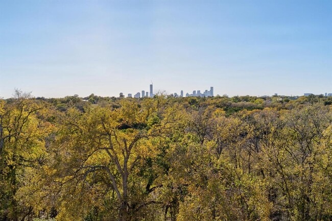 Building Photo - 3406 E 17th St