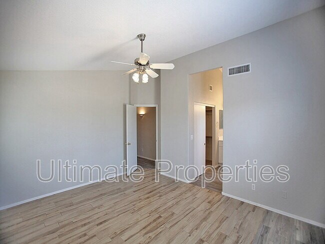 Building Photo - 631 E Arizona Ave