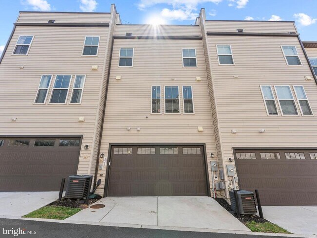 Building Photo - 2841 Hokie Ln