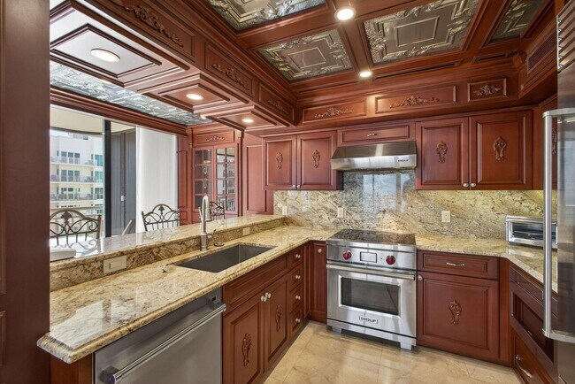 Building Photo - 3400 N Ocean Dr