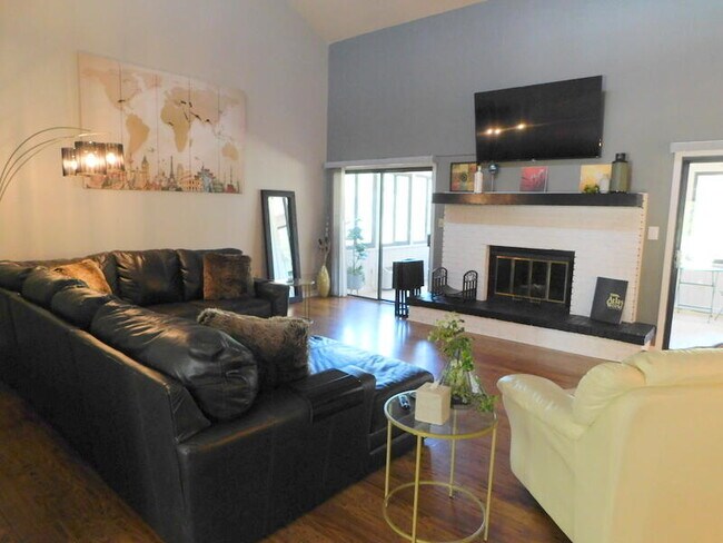 Building Photo - 939 Ridgewood Way