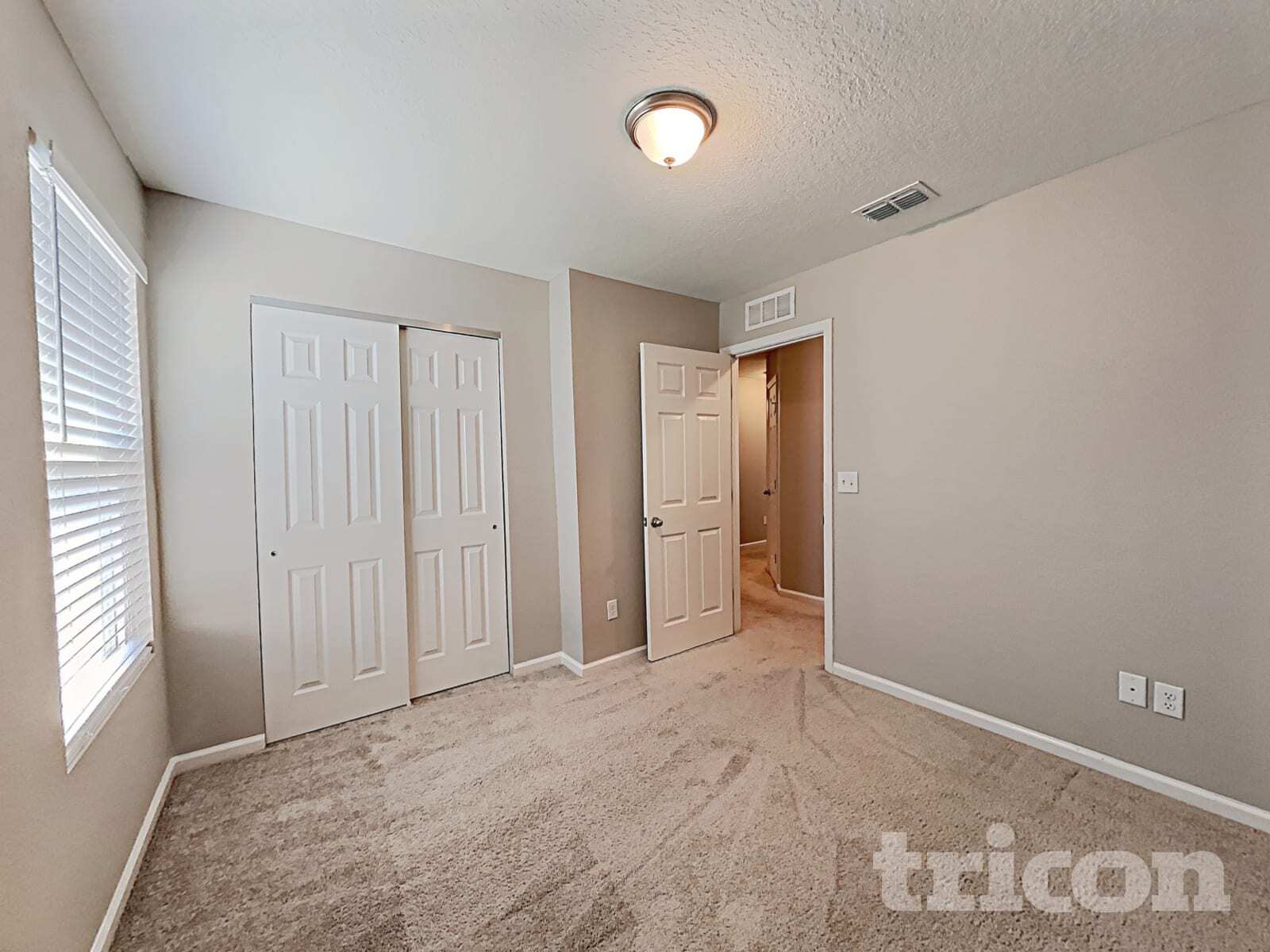 Building Photo - 1354 Sarahs Landing Dr