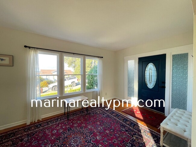 Building Photo - Welcome to this stunning 3 Bedroom 2 Bath Single Family Home in the charming town of Crockett, CA