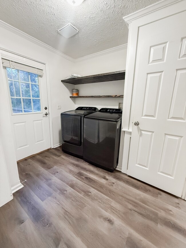 Building Photo - 106 Dolly Dr