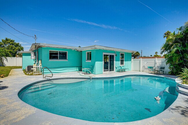 Building Photo - 103 Essex Dr