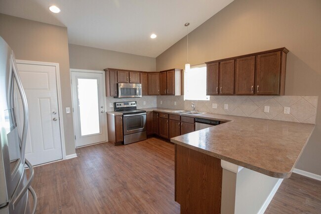 Building Photo - Home with newly finished basement!