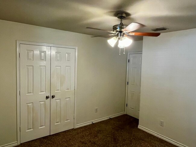 Building Photo - 1600 Knight Trail