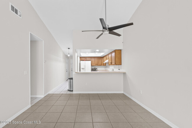 Building Photo - 3156 Dunhill Dr