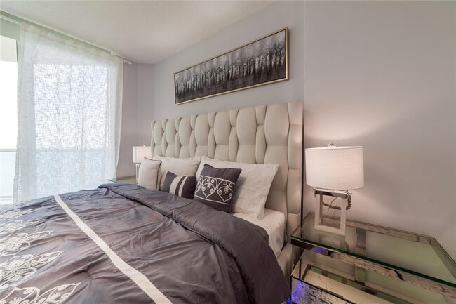 Building Photo - 16699 Collins Ave