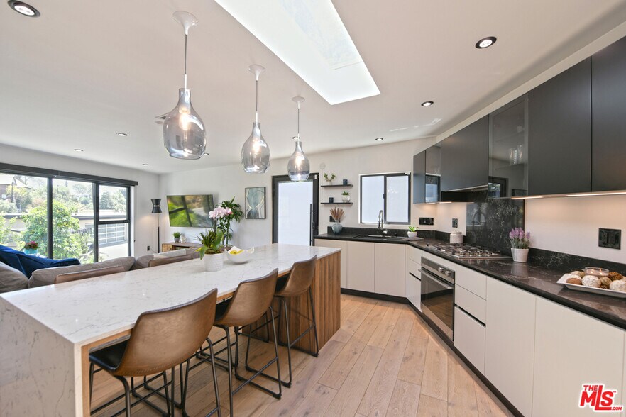 Building Photo - 2795 Woodshire Dr