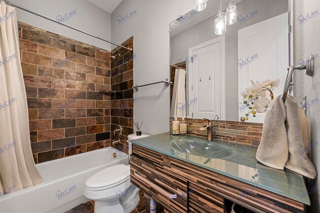 Building Photo - 5211 Mission Ave