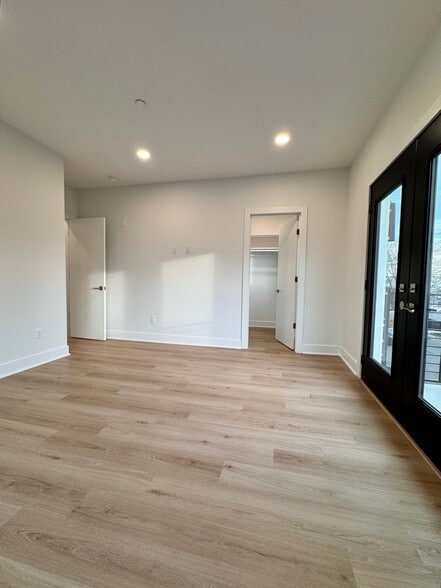 Building Photo - 85 W High St