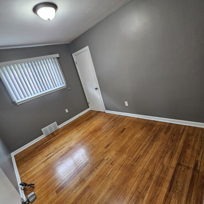 Building Photo - 3 Bedroom Updated Brick Ranch w/ 2 Car Attached Garage, Basement, Kitchen w/ All Stainless-Steel ...