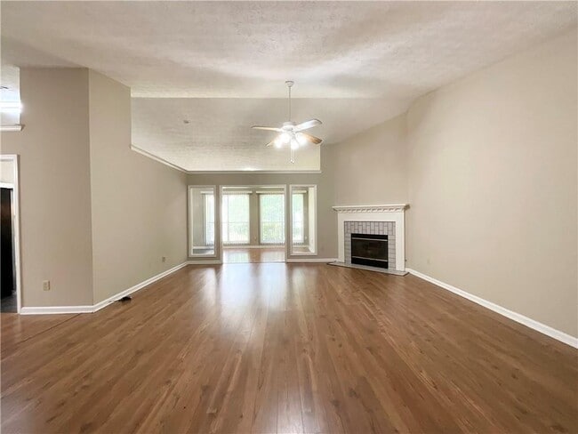 Building Photo - 3070 Bugle Dr