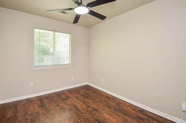Building Photo - 6146 Rocky Nook Dr