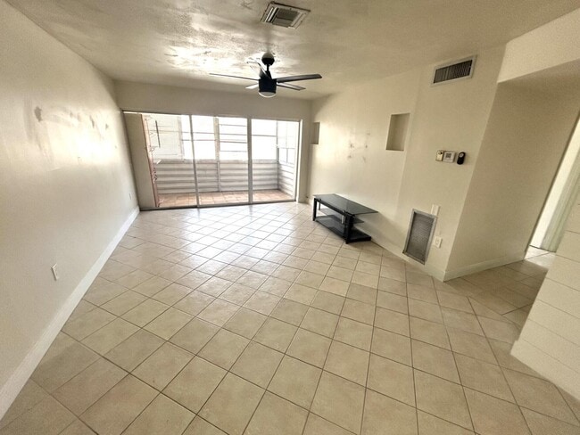 Building Photo - 506 Lori Dr