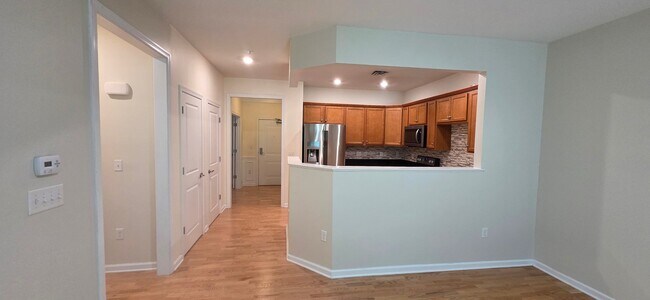 Building Photo - 130 Trotter Rd