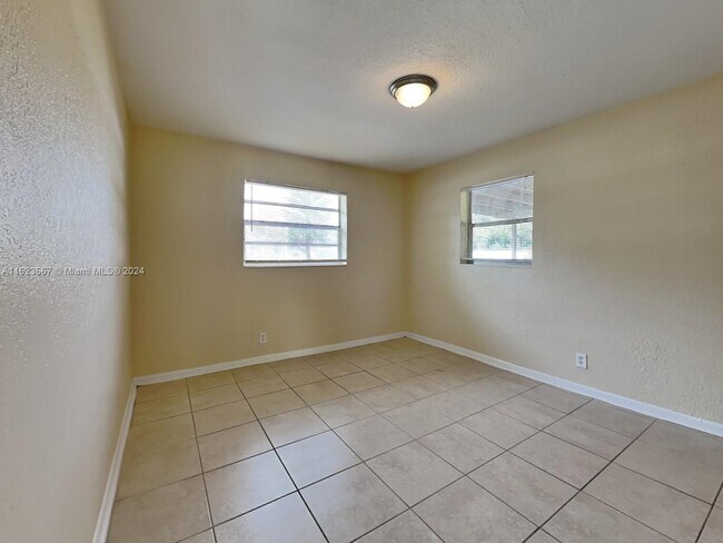 Building Photo - 5491 SW 6th St